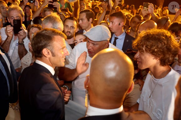 Emmanuel Macron à Bormes-les-Mimosas pour les 80 ans de la libération de la ville, le 17 août 2024 © Alain Robert / Pool / Bestimage 