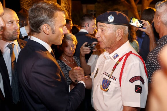 Emmanuel Macron à Bormes-les-Mimosas pour les 80 ans de la libération de la ville, le 17 août 2024 © Alain Robert / Pool / Bestimage 