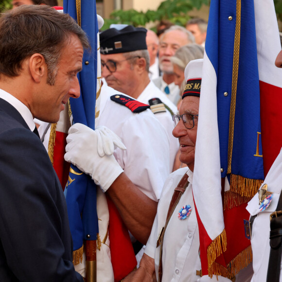 Emmanuel Macron à Bormes-les-Mimosas pour les 80 ans de la libération de la ville, le 17 août 2024 © Alain Robert / Pool / Bestimage 