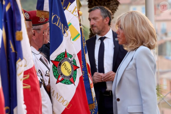 Brigitte Macron à Bormes-les-Mimosas pour les 80 ans de la libération de la ville, le 17 août 2024 © Alain Robert / Pool / Bestimage 