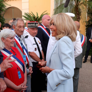 Son épouse Brigitte Macron était bien évidemment de la partie
Brigitte Macron à Bormes-les-Mimosas pour les 80 ans de la libération de la ville, le 17 août 2024 © Alain Robert / Pool / Bestimage 