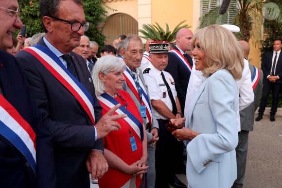 Son épouse Brigitte Macron était bien évidemment de la partie
Brigitte Macron à Bormes-les-Mimosas pour les 80 ans de la libération de la ville, le 17 août 2024 © Alain Robert / Pool / Bestimage 