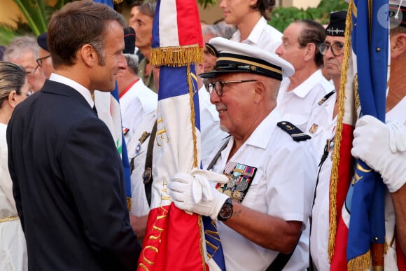 Emmanuel Macron à Bormes-les-Mimosas pour les 80 ans de la libération de la ville, le 17 août 2024 © Alain Robert / Pool / Bestimage 