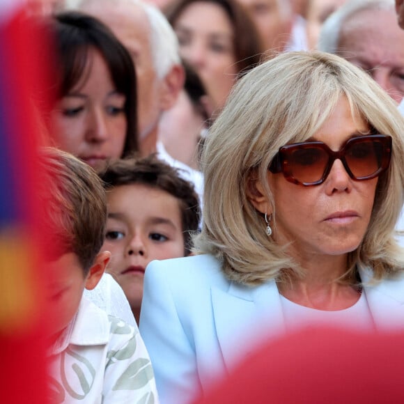 Brigitte Macron à Bormes-les-Mimosas pour les 80 ans de la libération de la ville, le 17 août 2024 © Alain Robert / Pool / Bestimage 