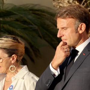 Emmanuel Macron et Patricia Miralles à Bormes-les-Mimosas pour les 80 ans de la libération de la ville, le 17 août 2024 © Alain Robert / Pool / Bestimage 