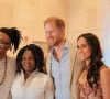 Ils sont récemment allés à la rencontre d'enfants dans une école colombienne
Le prince Harry et Meghan Markle en Colombie.