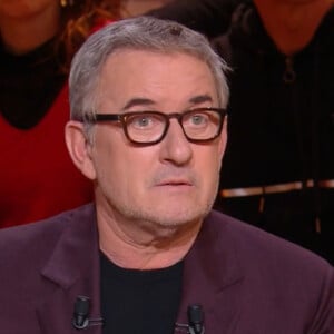 Christophe Dechavanne n'a pas caché avoir connu des débuts mouvementés dans "Quelle époque !"
Christophe Dechavanne sur le plateau de "Quelle époque !"