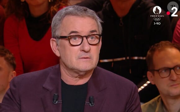 Christophe Dechavanne n'a pas caché avoir connu des débuts mouvementés dans "Quelle époque !"
Christophe Dechavanne sur le plateau de "Quelle époque !"