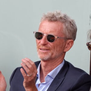 Denis Brogniart et sa femme Hortense dans les tribunes lors des Internationaux de France de Tennis de Roland Garros 2022. Paris, le 5 juin 2022. © Dominique Jacovides/Bestimage 