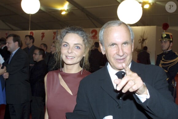 Lors de la 15ème CEREMONIE DES 7 D'OR 2000 se déroulant à l'hippodrome d'Auteuil à Paris, Patrice LAFFONT et sa femme Valerie. Le 27 octobre 2001 © Christophe Aubert via Bestimage