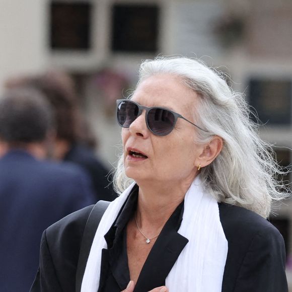 Beaucoup ont fait le déplacement pour ses obsèques.
Valérie Laffont, la veuve du défunt - Obsèques de P.Laffont dans la salle de la Coupole du cimetière du Père-Lachaise à Paris, le 23 août 2024. L'animateur de télévision est décédé le 7 août 2024 à l'âge de 84 ans. © Dominique Jacovides / Bestimage 