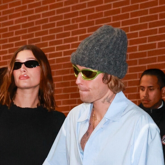 Le chanteur a même dévoilé une photo du pied de son fils caressé par la main de sa mère.
Justin Bieber et Hailey Bieber à Los Angeles