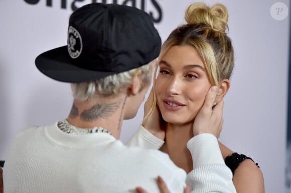 Justin Bieber et sa femme Hailey Baldwin Bieber au photocall de la première de la série documentaire lancée sur YouTube Originals "Justin Bieber: Seasons" au Regency Bruin Theatre de Los Angeles, Californie, Etats-Unis, le 27 janvier 2020.