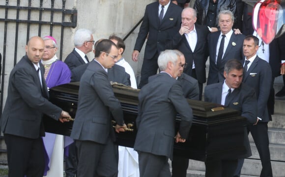 Monseigneur Di Falco, Pascal Desprez et Alain Delon - Sorties des obsèques de Mireille Darc en l'église Saint-Sulpice à Paris. Le 1er septembre 2017