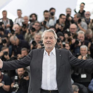 Alain Delon assiste au photocall de la Palme D'Or D'Honneur lors du 72e Festival de Cannes annuel, le 19 mai 2019 à Cannes, en France. Photo par Lionel Hahn/ABACAPRESS.COM