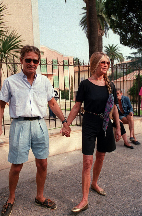 Archives - Brigitte Bardot et son mari Bernard d'Ormale