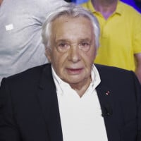 Michel Sardou est de nouveau grand-père, le chanteur fait de rares confidences sur ses petits-enfants