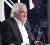 Parvient-il à leur accorder du temps ? 
Exclusif - Michel Sardou sur le plateau de l'émission Touche pas à mon poste (TPMP) présentée en direct par C.Hanouna et diffusée sur C8 le 29 août 2022. © Jack Tribeca / Bestimage 