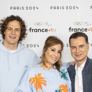 Paul de Saint Sernin, Léa Salamé et Laurent Luyat lors de la présentation des journalistes et chroniqueurs de France Télévisions pour les Jeux Olympiques 2024 au musée de l'Homme à Paris, le 11 juin 2024. © Pierre Perusseau / Bestimage  Presentation of journalists and columnists from France Télévisions for the 2024 Olympic Games at the Musée de l'Homme in Paris, June 11, 2024. 