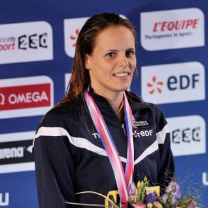 En s'illustrant toutefois dans un autre sport qu'eux
Laure Manaudou s'est offert sa première medaille internationale depuis quatre ans en remportant l'argent sur le 100 m dos à l'Euro-2012 en petit bassin. Chartres, le 23 novembre 2012 