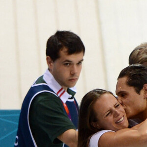 Archives - Laure Manaudou enlace son frère Florent Manaudou, médaille d'or aux Jeux Olympiques de 2012 à Londres, le 3 août 2012. © Xinhua / Panoramic / Bestimage