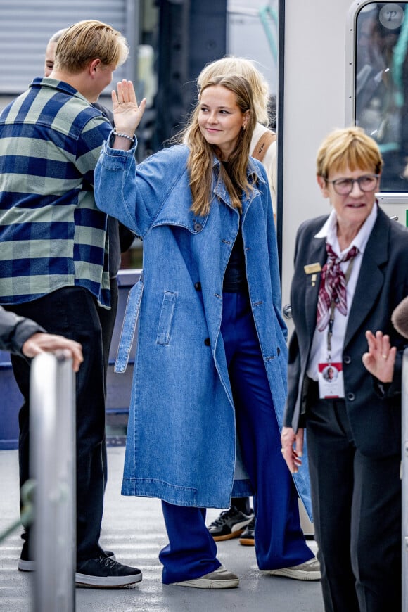 La princesse Ingrid Alexandra de Norvège - Les invités font la traversée d'Alesund à Geiranger pour la mariage de la princesse Martha-Louise de Norvège et son futur mari Durek Verrett le 30 août 2024