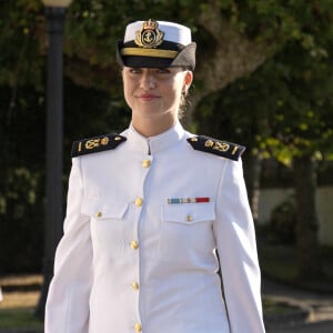 La princesse Leonor à son arrivée à l'École navale militaire de Marín, le 29 août 2024, à Marín, Pontevedra, Galice (Espagne). La princesse des Asturies, Leonor de Borbón y Ortiz, entre à l'École navale militaire de Marín (Pontevedra), comme Felipe VI l'avait fait en 1986, au troisième cours en tant que premier aspirant. Le cours se terminera le 16 juillet, date à laquelle il embarquera sur le navire-école Juan Sebastián Elcano. Après la cérémonie d'accueil, Leonor signera le livre d'honneur de l'école et réalisera une série d'activités. 29 AOÛT 2024 Elena Fernández / Europa Press 29/08/2024