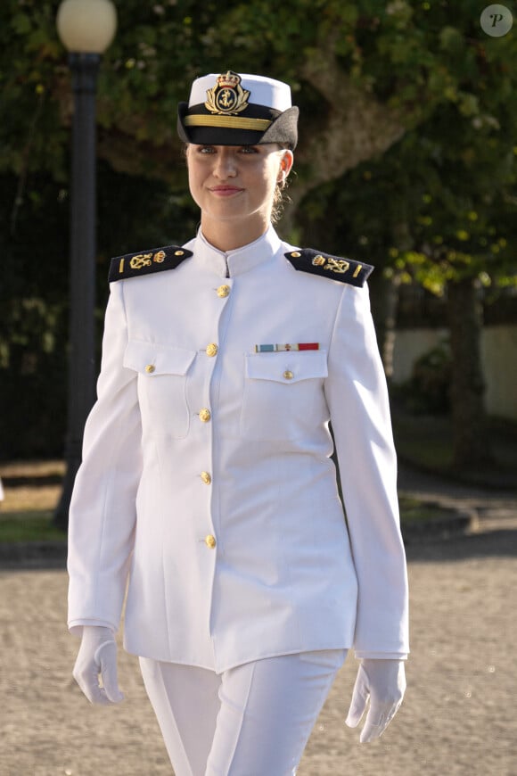 La princesse Leonor à son arrivée à l'École navale militaire de Marín, le 29 août 2024, à Marín, Pontevedra, Galice (Espagne). La princesse des Asturies, Leonor de Borbón y Ortiz, entre à l'École navale militaire de Marín (Pontevedra), comme Felipe VI l'avait fait en 1986, au troisième cours en tant que premier aspirant. Le cours se terminera le 16 juillet, date à laquelle il embarquera sur le navire-école Juan Sebastián Elcano. Après la cérémonie d'accueil, Leonor signera le livre d'honneur de l'école et réalisera une série d'activités. 29 AOÛT 2024 Elena Fernández / Europa Press 29/08/2024