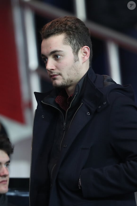 Louis Sarkozy dans les tribunes lors du match de Ligue 1 Paris Saint-Germain - Toulouse FC au parc des Princes à Paris, France. Le PSG fait match nul 0-0 contre le TFC. © Cyril Moreau/Bestimage 