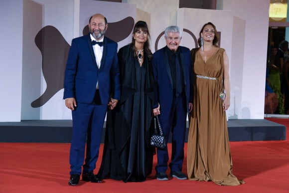 Kad Merad, Valerie Perrin, Julia Vignali, Claude Lelouch assistant à la première de Finalement dans le cadre de la 81e édition du Festival international du film de Venise, à Venise, Italie, le 02 septembre 2024. Photo par Aurore Marechal/ABACAPRESS.COM