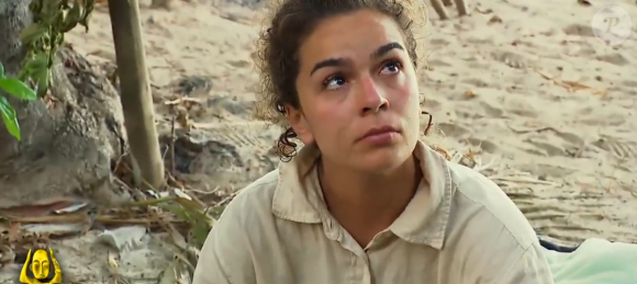 En effet, Lola a fait un malaise sur le camp.
Troisième épisode de "Koh-Lanta, La Tribu maudite" sur TF1.