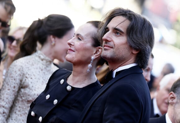 Dimitri Rassam et sa mère Carole Bouquet - Montée des marches du film « Megalopolis » lors du 77ème Festival International du Film de Cannes, au Palais des Festivals à Cannes. © Jacovides-Moreau / Bestimage 