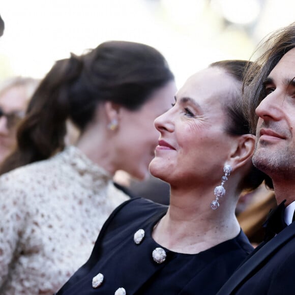 Dimitri Rassam et sa mère Carole Bouquet - Montée des marches du film « Megalopolis » lors du 77ème Festival International du Film de Cannes, au Palais des Festivals à Cannes. © Jacovides-Moreau / Bestimage 