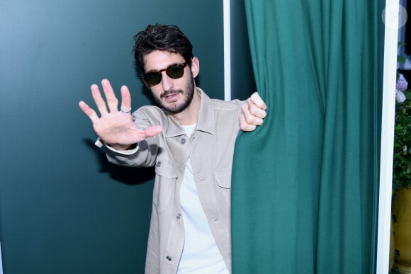 Exclusif - Pierre Niney, ambassadeur Lacoste et également égérie du parfum "Lacoste Original" lors d’une cocktail party organisée sur le rooftop de l’hôtel Madame Rêve à Paris. © Rachid Bellak/Bestimage 