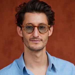 Pierre Niney au village lors des Internationaux de France de tennis de Roland Garros 2023, à Paris, France. © Jacovides-Moreau/Bestimage 