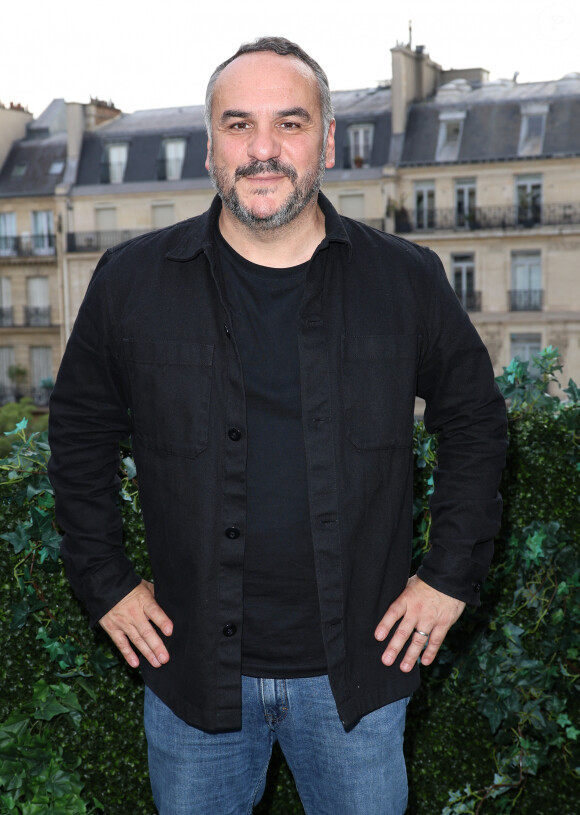 Fort heureusement, ces périodes de vaches maigres appartiennent désormais au passé.
Exclusif - François-Xavier Demaison - Inauguration du Rooftop "Le Marta - Jardin suspendu" au sommet de l'hôtel Barrière Fouquet's à Paris. © Coadic Guirec / Bestimage 