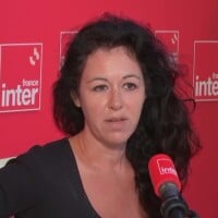 Caroline Goldman s'en prend à une de ses consoeurs, cette dernière tape du point sur la table