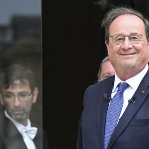 Arrivée de François Hollande, ancien président de la République et député de Corrèze, à l'Assemblée Nationale à Paris. © Michael Baucher / Panoramic / Bestimage 