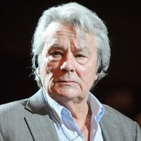 Fabrice Luchini et Alain Delon ont tenté de séduire la même femme, une chanteuse qui a des dizaines d'années de moins qu'eux