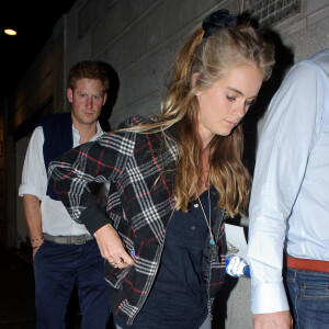 Le Prince Harry et sa petite amie Cressida Bonas sont alles voir la piece de theatre "A Book of Mormon" a Londres, le 1er octobre 2013. 