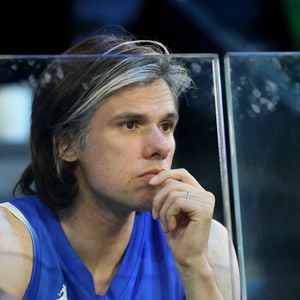 Orelsan - Les célébrités en tribunes pendant l'épreuve de basketball de Demi-Finale opposant les Etats-Unis à la Serbie lors des Jeux Olympiques de Paris 2024 (JO) à l'Arena Bercy, à Paris, France, le 8 août 2024. © Jacovides-Perusseau/Bestimage Celebrities in the stands during the