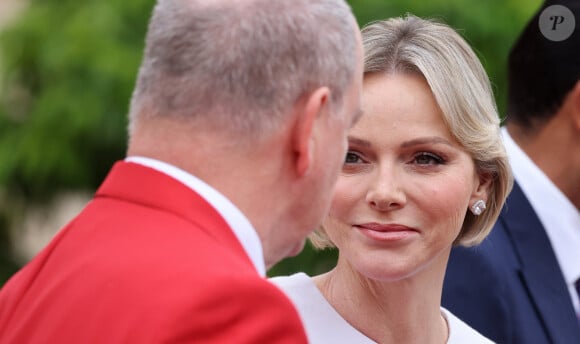 Le Prince Albert II de Monaco et la Princesse Charlène de Monaco - Emmanuel Macron, Président de la République Française, et la Première dame Brigitte Macron, accueillent les chefs d'Etat et de gouvernement présents à Paris pour la cérémonie d'ouverture des Jeux Olympiques de Paris 2024 (JO).  Paris, le 26 juillet 2024. © Dominique Jacovides - Pierre Perusseau / Bestimage