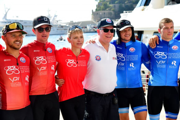 Brandon Green, Mathew Bennett , la princesse Charlène de Monaco, le prince Albert II de Monaco, Gareth Wittstock, Jérôme Fernandez, Kevin Crovetto, David Tanner - La famille princière de Monaco à l'arrivée de la 3ème édition de la course "The Crossing : Calvi-Monaco Water Bike Challenge". Monaco, le 13 septembre 2020. © Bruno Bebert/Bestimage 