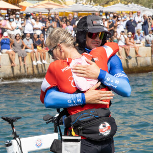 Charlene de Monaco y avait participé en 2020 avec son frère Gareth. Un effort considérable dont elle a donc conscience
La princesse Charlène de Monaco et son frère Gareth Wittstock - La famille princière de Monaco au départ de la 3ème édition de la course "The Crossing : Calvi-Monaco Water Bike Challenge". Calvi, le 12 septembre 2020. © Olivier Huitel/Pool Monaco/Bestimage 