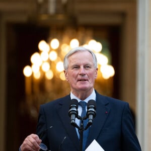 Le premier ministre Michel Barnier - Le nouveau Premier ministre M.Barnier et le Premier ministre sortant G.Attal lors de la cérémonie de passation des pouvoirs à l'hôtel Matignon à Paris le 5 septembre 2024. © Jeanne Accorsini / Pool / Bestimage 