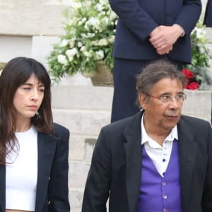 Nolwenn Leroy et Laurent Voulzy quittant la cérémonie d'enterrement de la chanteuse française Françoise Hardy au crématorium du Père Lachaise à Paris, France, le 20 juin 2024.  Photo par Jerome Domine/ABACAPRESS.COM