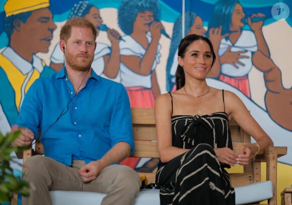 Cet entretien tombait mal puisqu'il a été diffusé lors de l'une des interventions télévisées de la reine, en l’honneur du jour du Commonwealth.
Le prince Harry et Meghan Markle en Colombie.