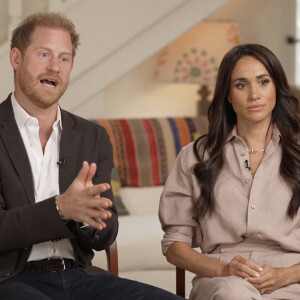 Le prince Harry, duc de Sussex et Meghan Markle, duchesse de Sussex, lors d'une interview pour l'émission CBS News Sunday Morning, diffusée le 4 août 2024. Lors de ce programme, le couple princier a évoqué leurs enfants, Archie Harrison, 5 ans et Lilibet Diana, 3 ans et leur volonté de les protéger des dangers du web.