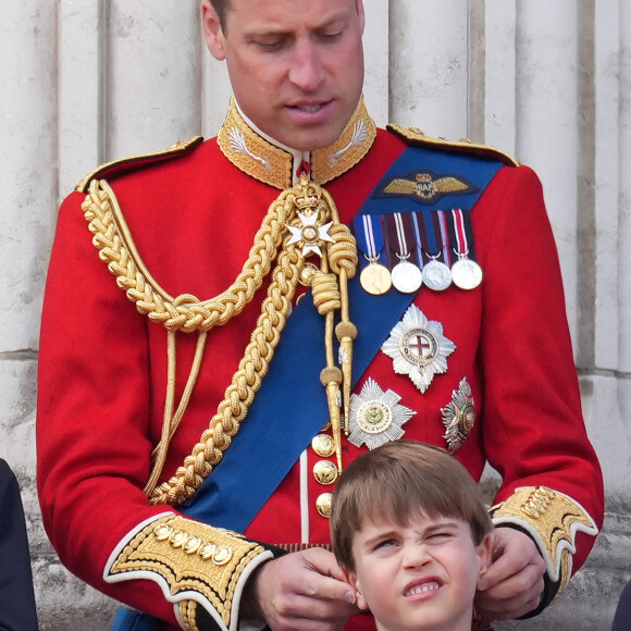 Le prince William, prince de Galles, le prince Louis - Les membres de la famille royale britannique au balcon du Palais de Buckingham lors de la parade militaire "Trooping the Colour" à Londres le 15 juin 2024 © Julien Burton / Bestimage 