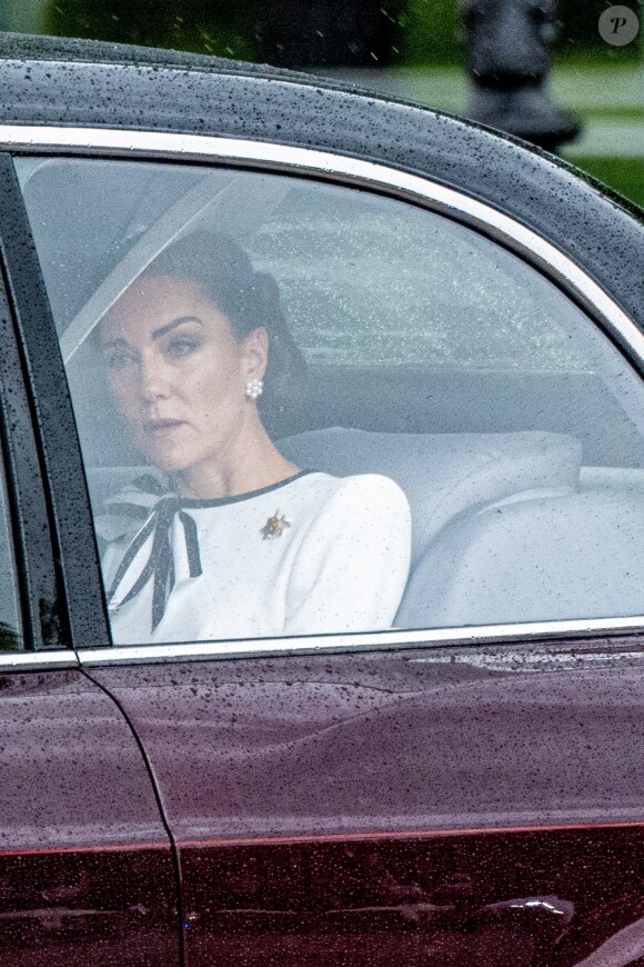 Kate Middleton, princesse de Galles arrive au palais de Buckingham pour Trooping the Color à Londres, Royaume Uni, le 15 juin 2024. 